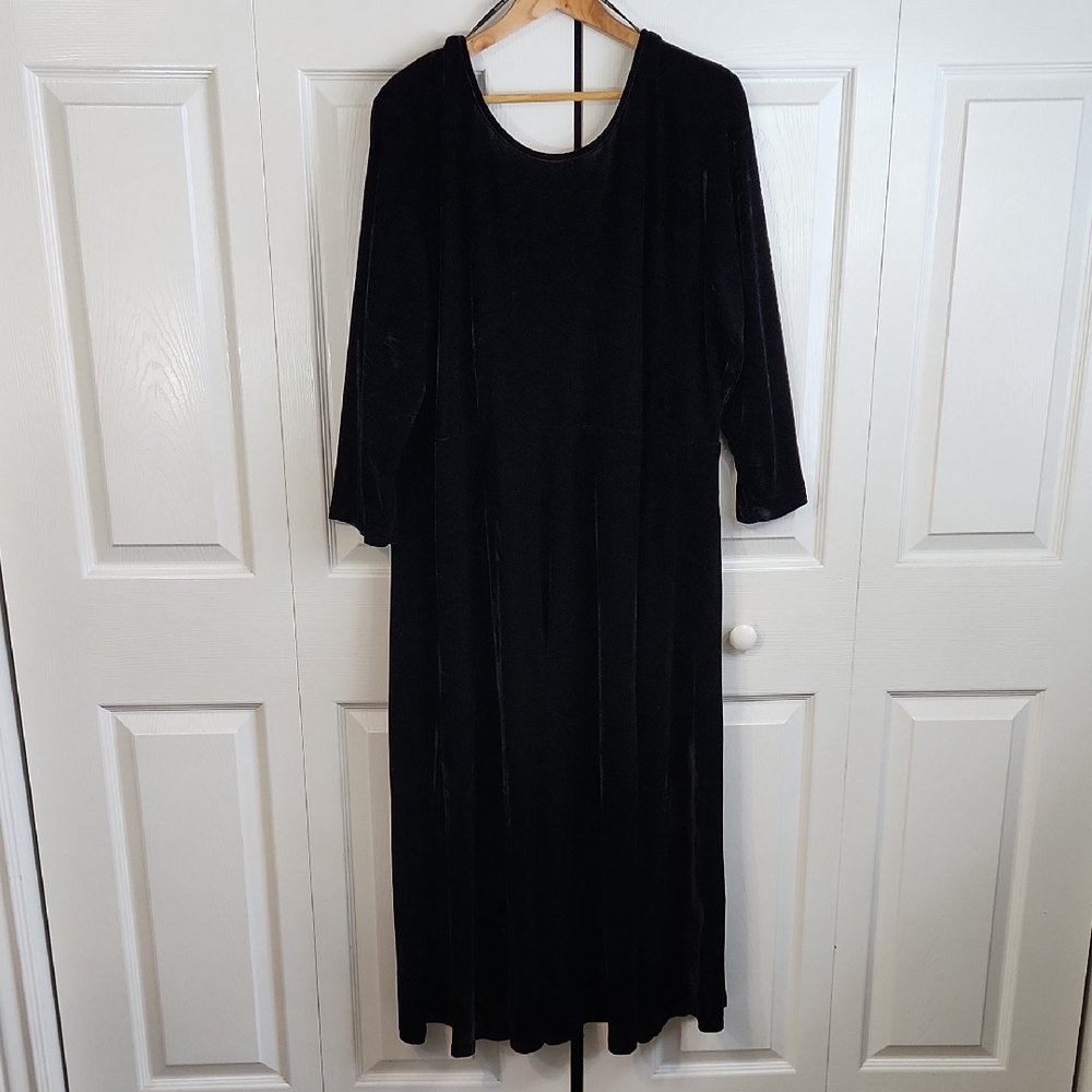 Suzanne Betro Black Velvet 3/4 Sleeve Dress Size 3X Low Back Holiday Evening NWT